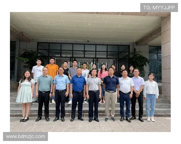 杨丽专访：从青涩少女到羽毛球冠军的奋斗与成长之路