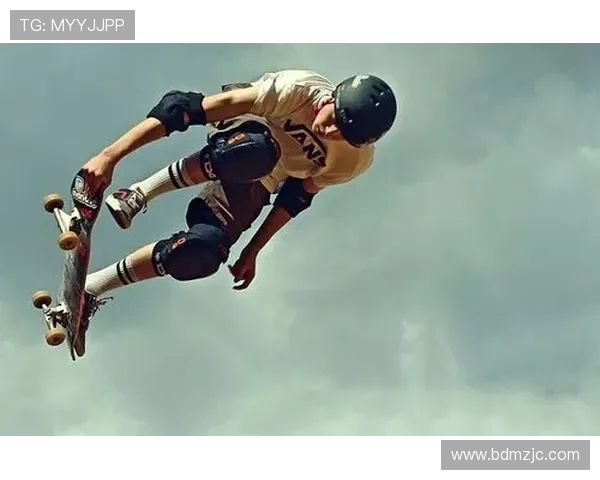 深圳极限运动队在极限运动联赛中的团队协作表现分析与点评