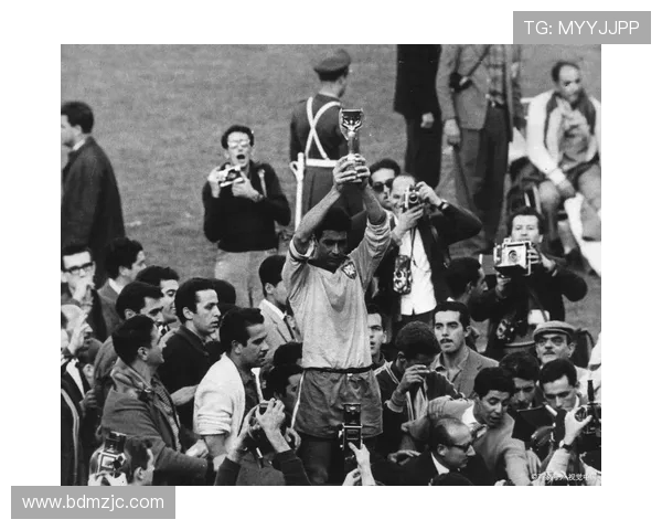 世界杯荣耀之路：从历史传奇到现代竞技的完美融合与未来展望