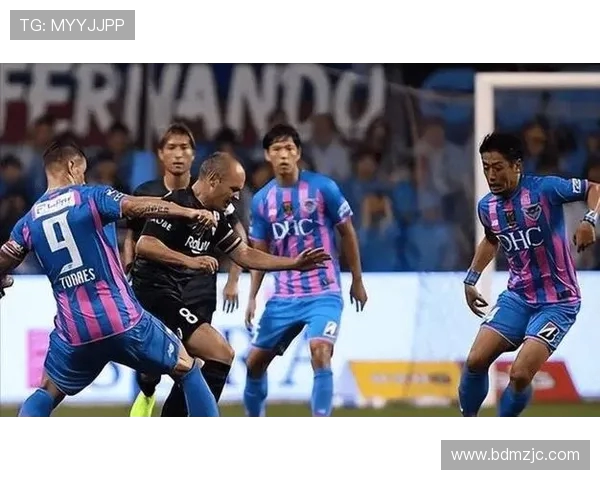 大分三神迎战东京绿茵争夺联赛关键三分的激烈对决